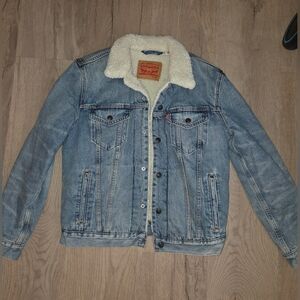 Levis sherpa lined trucker jacket